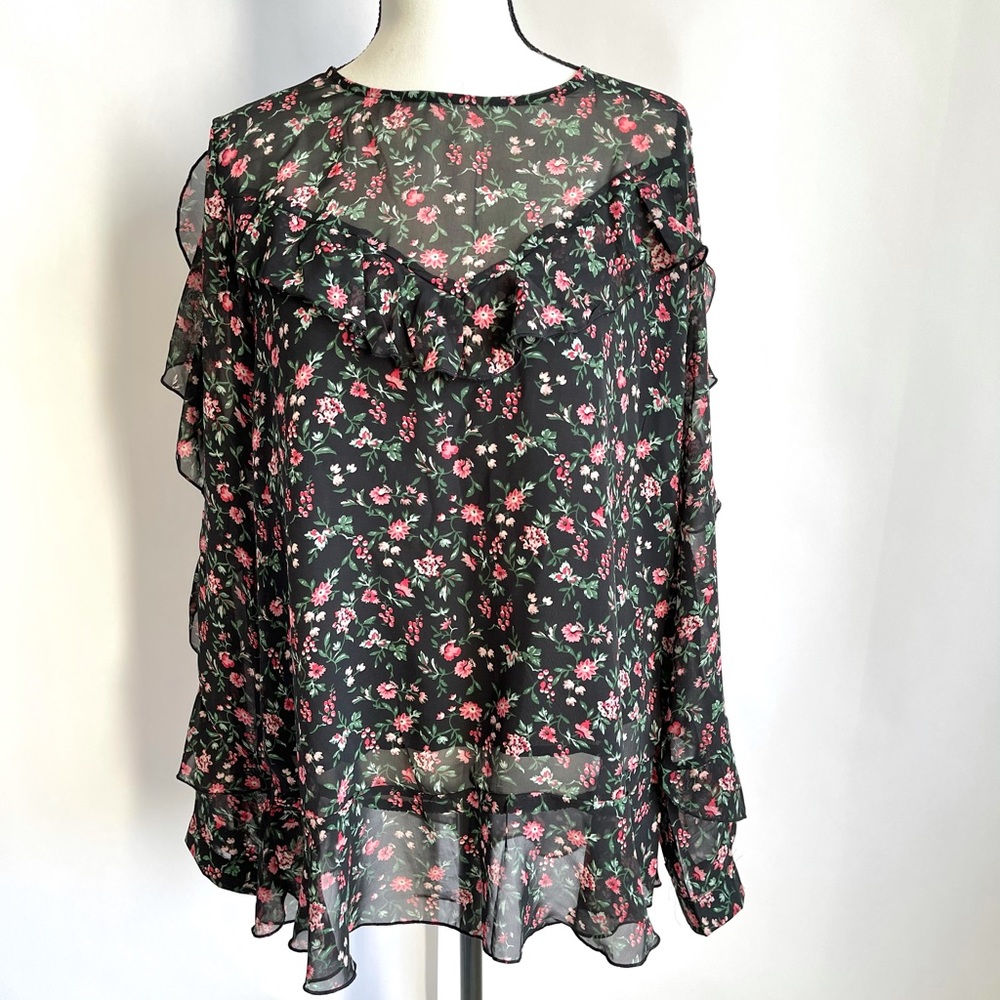 NWOT Suzanne Betro Long Sleeve Flower Top